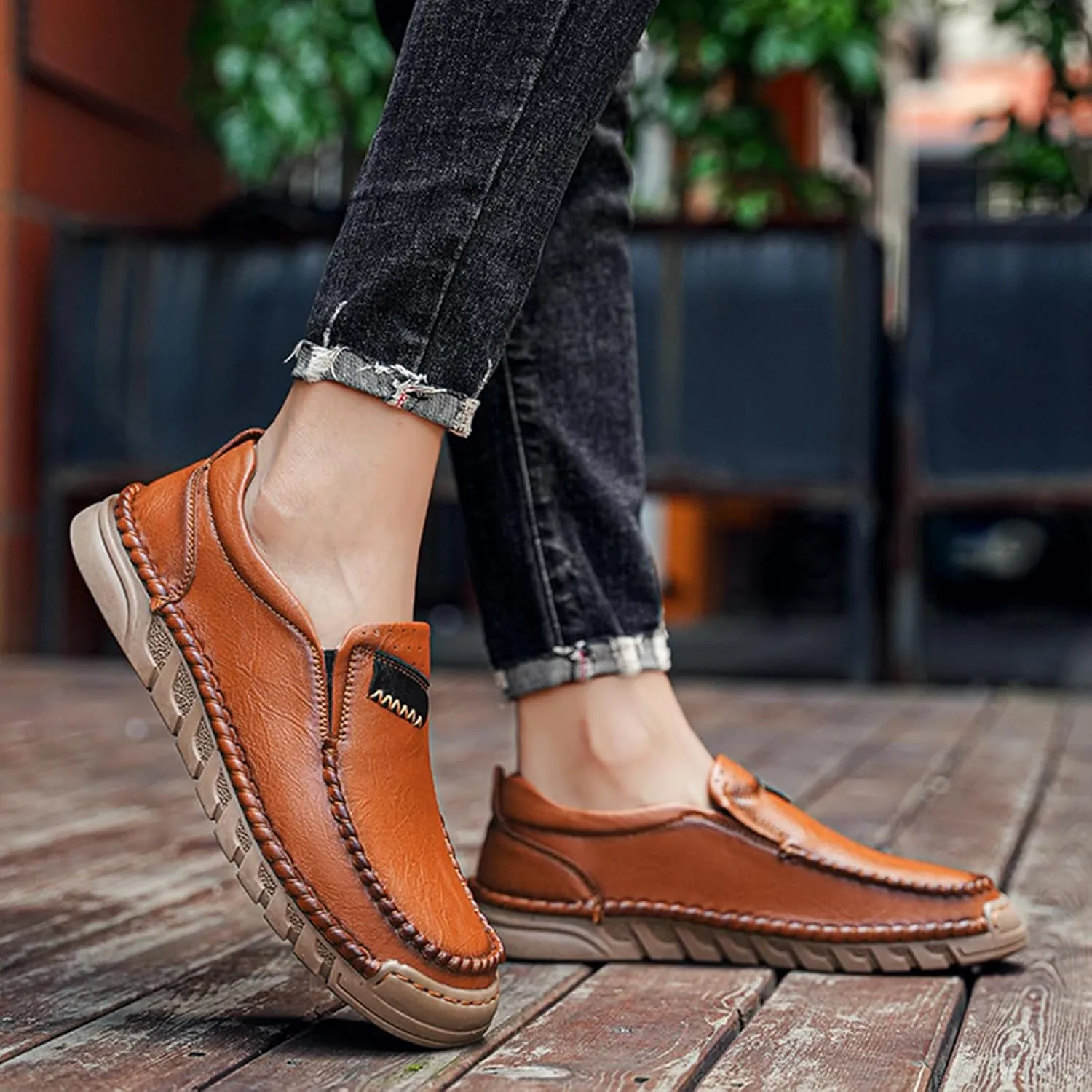 Men's Hand-Sewn Casual Leather Loafers Comfortable Soft Sole Slip-On Driving Walking Boat Shoes Business Work Moccasin Shoes