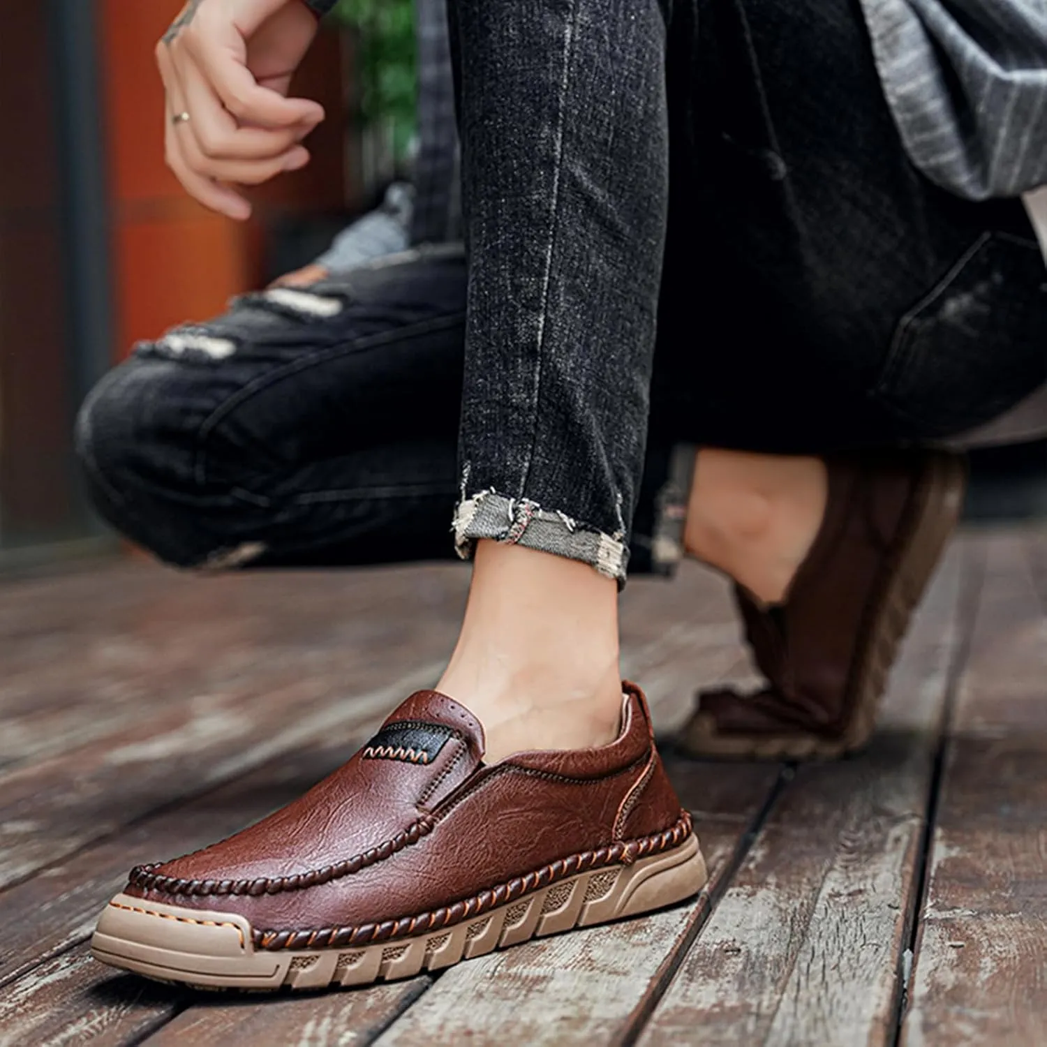 Men's Hand-Sewn Casual Leather Loafers Comfortable Soft Sole Slip-On Driving Walking Boat Shoes Business Work Moccasin Shoes