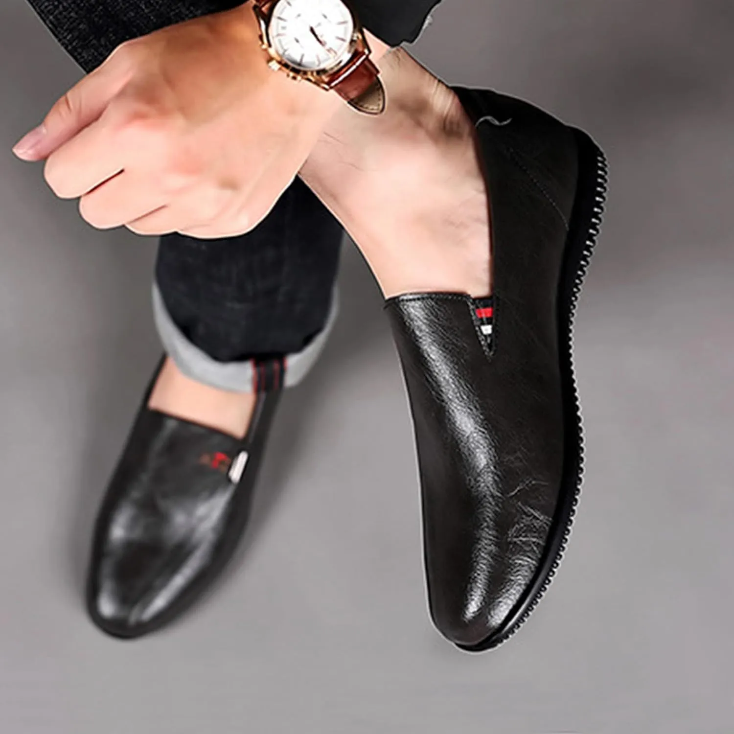 Men's Leather Casual Flat Loafers Fashion Slip On Lightweight Anti-Slip Soft Sole Driving Walking Shoes Penny Loafers for Men