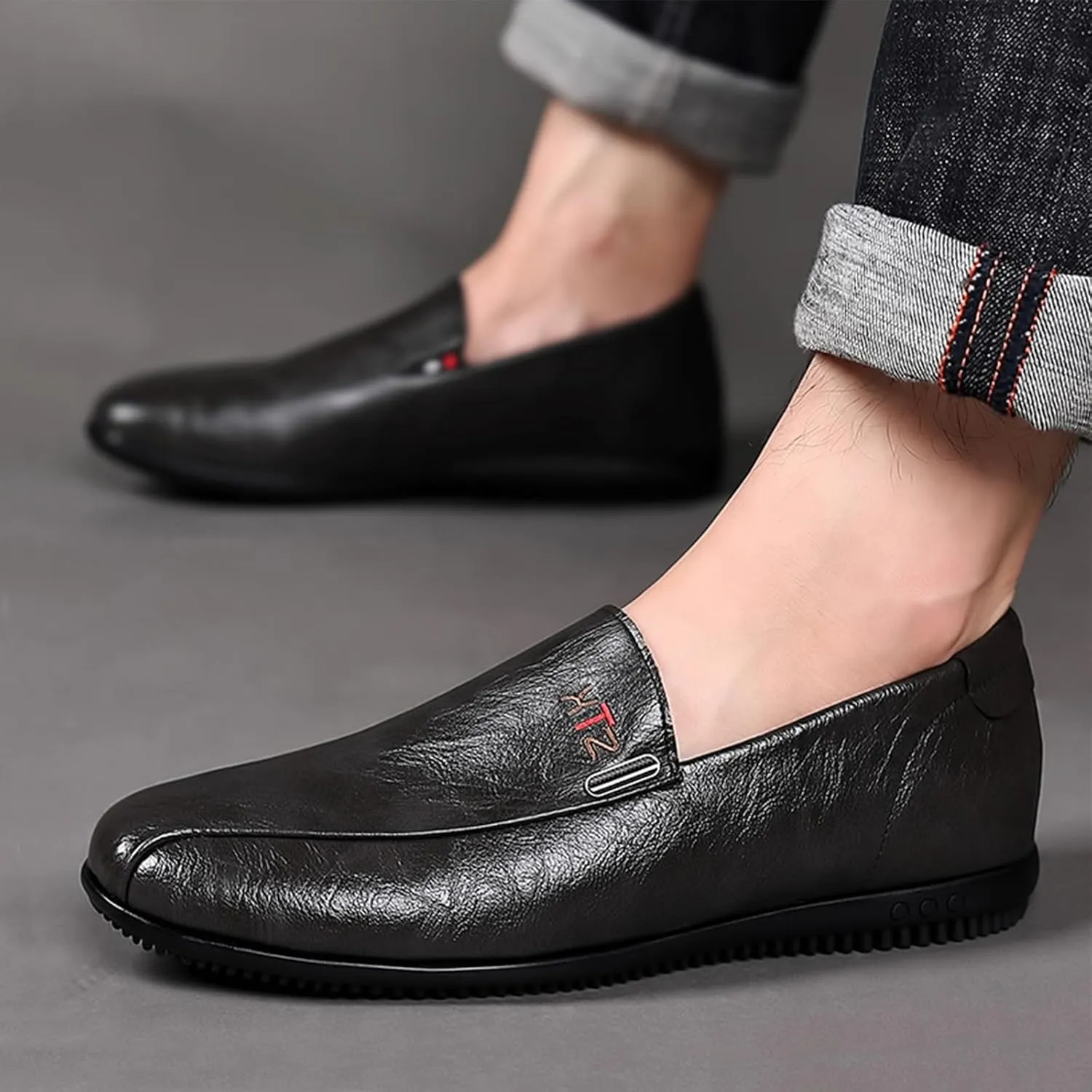 Men's Leather Casual Flat Loafers Fashion Slip On Lightweight Anti-Slip Soft Sole Driving Walking Shoes Penny Loafers for Men
