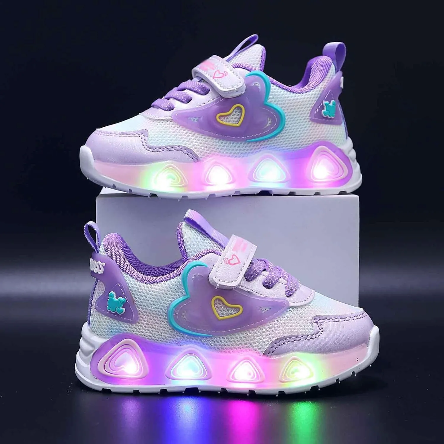 Sneakers for Kids Girls Boys Running Sneakers Kids Light Up Shoes LED Flashing Lightweight Mesh Breathable Adorable