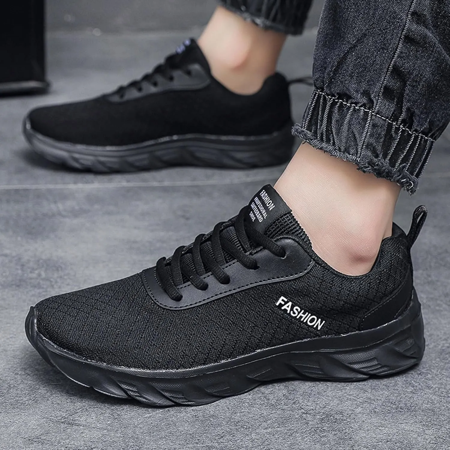 Versatile & Casual Sneaker Men Sports Shoes Fashionable New Pattern Solid Color Simple Mesh Breathable Comfortable Lace