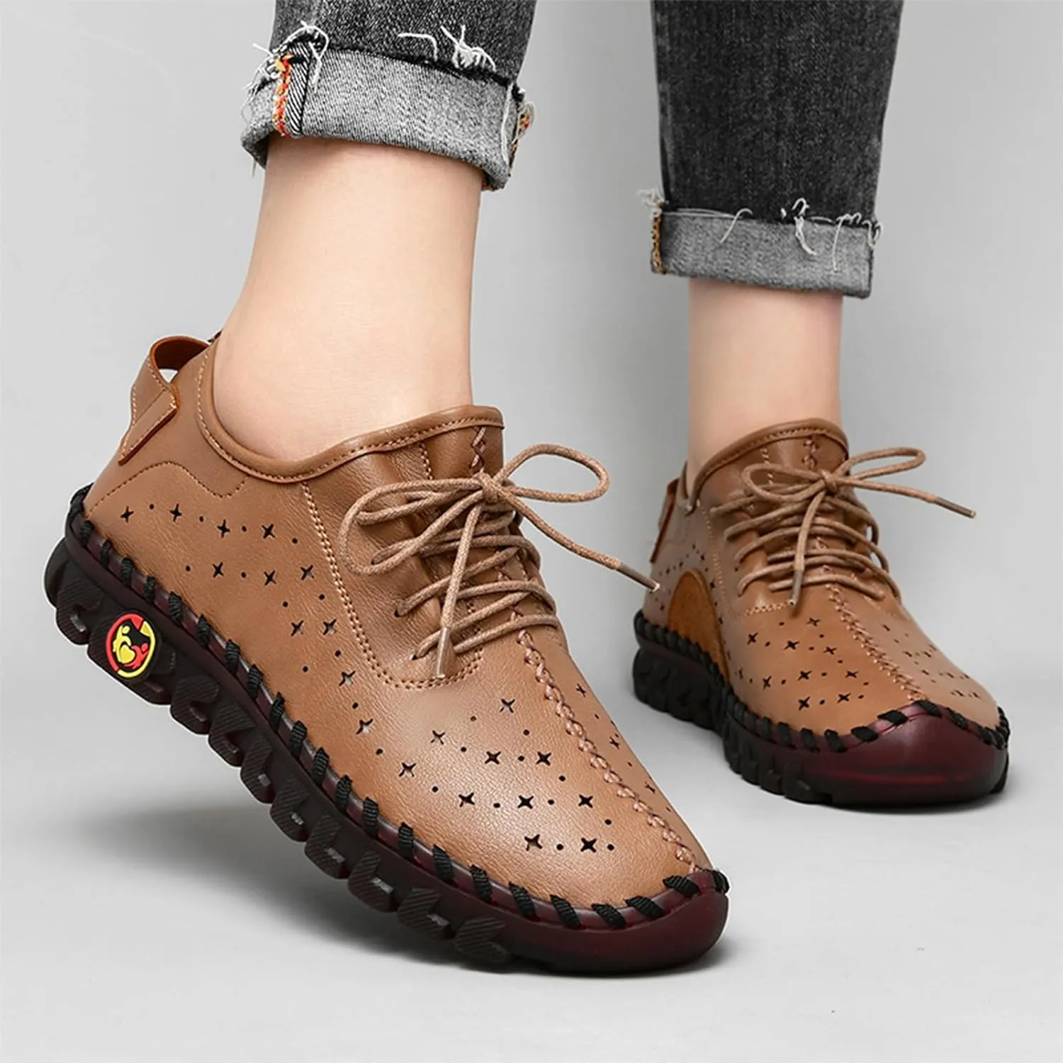 Women's Leather Lace-up Soft Sole Flat Shoes Hand Stitching Comfort Non-Slip Mom Loafers Casual Hollow Breathable Comfortable Soft Sole Driving Walking Shoes