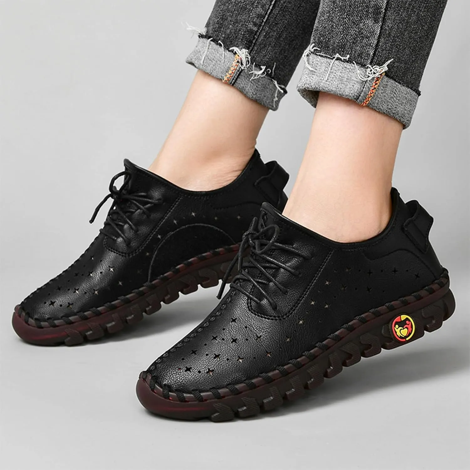 Women's Leather Lace-up Soft Sole Flat Shoes Hand Stitching Comfort Non-Slip Mom Loafers Casual Hollow Breathable Comfortable Soft Sole Driving Walking Shoes