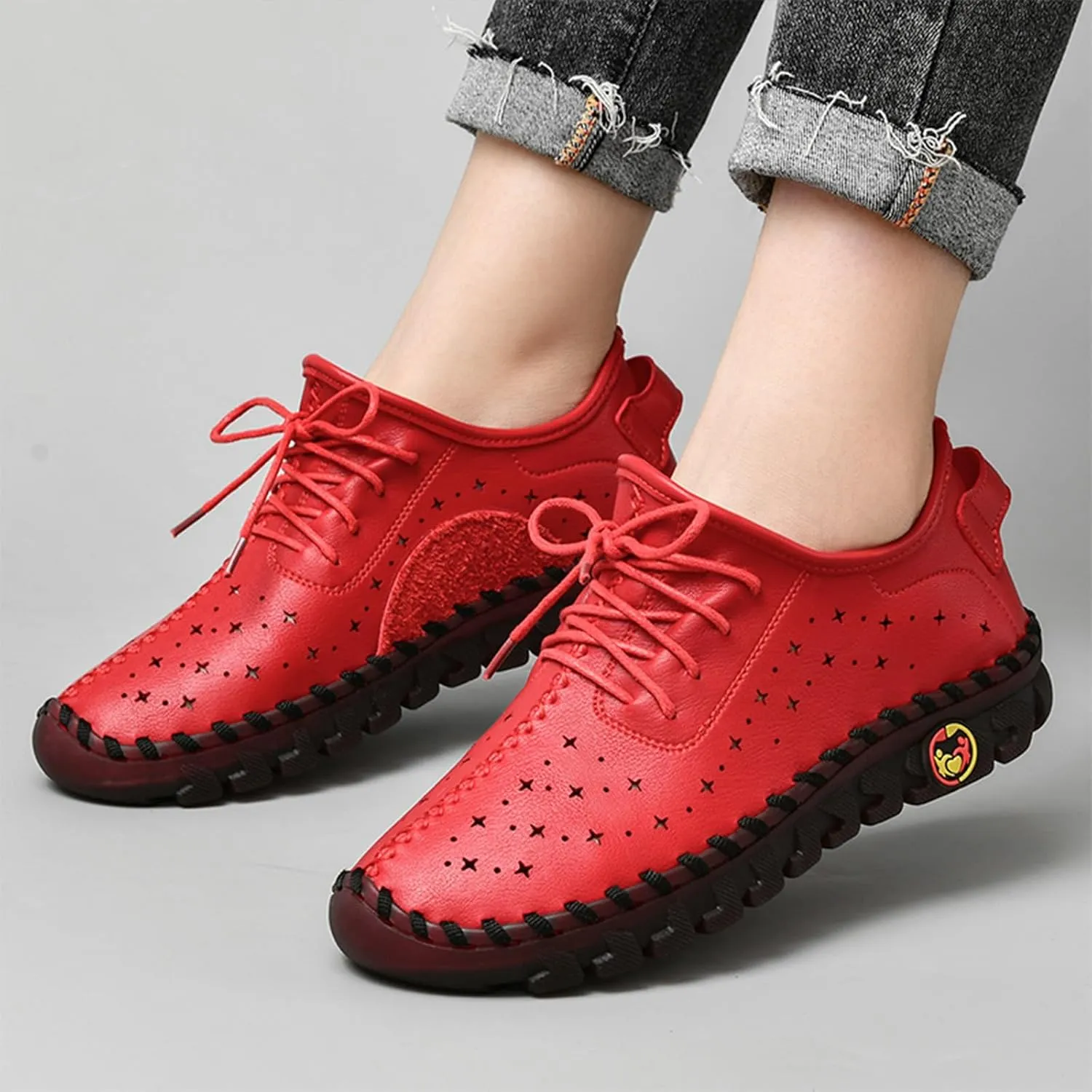 Women's Leather Lace-up Soft Sole Flat Shoes Hand Stitching Comfort Non-Slip Mom Loafers Casual Hollow Breathable Comfortable Soft Sole Driving Walking Shoes