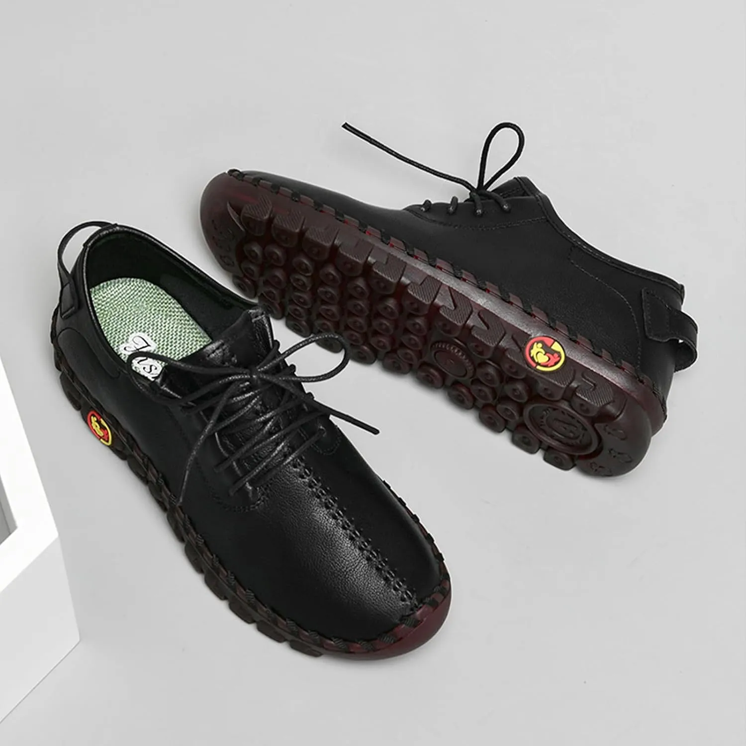 Women's Leather Lace-up Soft Sole Flat Shoes Hand Stitching Comfort Non-Slip Mom Loafers Casual Hollow Breathable Comfortable Soft Sole Driving Walking Shoes