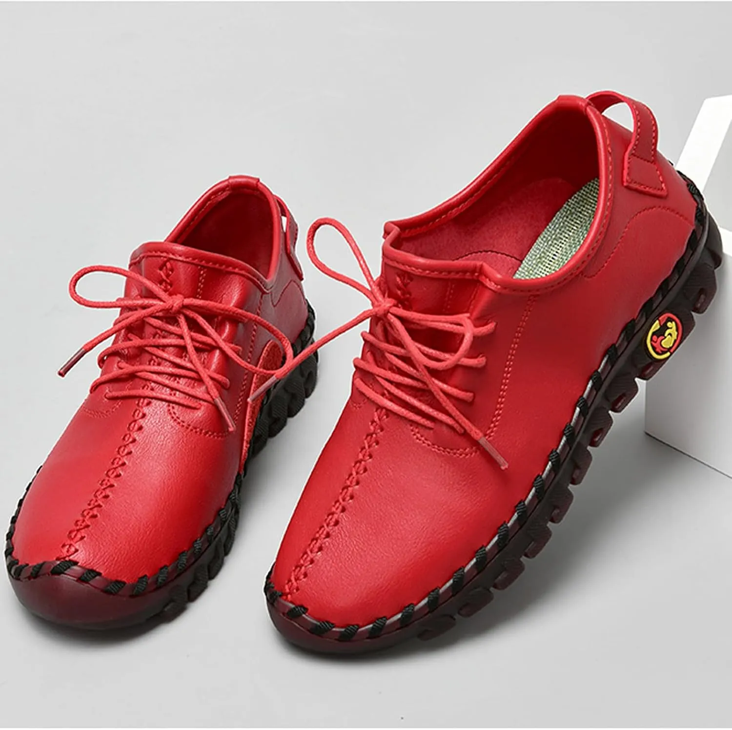 Women's Leather Lace-up Soft Sole Flat Shoes Hand Stitching Comfort Non-Slip Mom Loafers Casual Hollow Breathable Comfortable Soft Sole Driving Walking Shoes