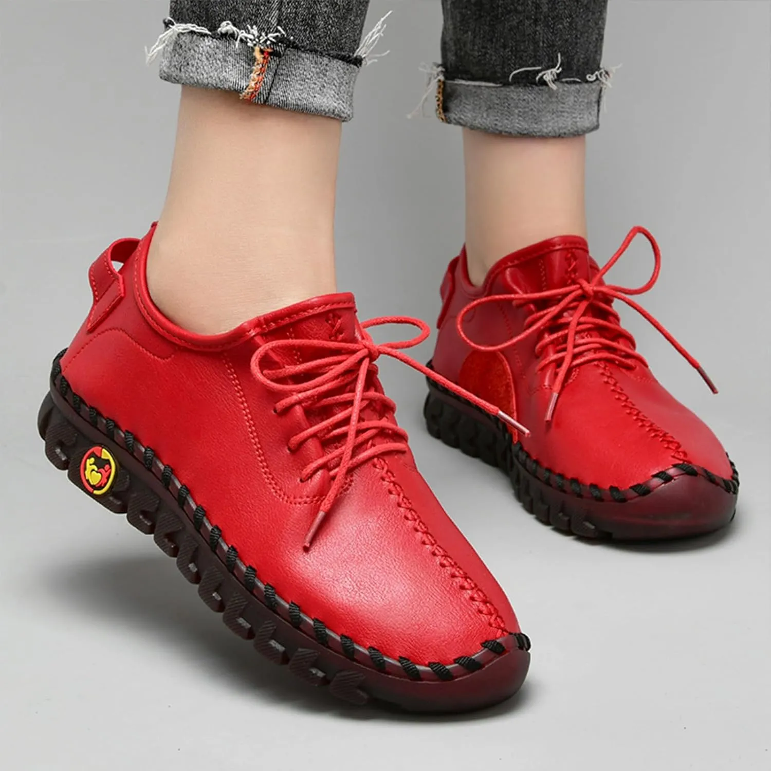 Women's Leather Lace-up Soft Sole Flat Shoes Hand Stitching Comfort Non-Slip Mom Loafers Casual Hollow Breathable Comfortable Soft Sole Driving Walking Shoes
